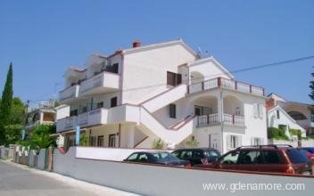 Apartments Drago-Petrcane, private accommodation in city Petrčane, Croatia