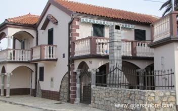 Apartments Liljana Ledinko, private accommodation in city Privlaka, Croatia