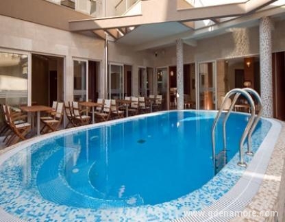 Hotel Del Mar, alojamiento privado en Petrovac, Montenegro - Hidromasazni bazen