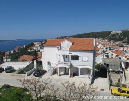 Appartements Jakic, logement privé à Hvar, Croatie - APARTMANI JAKIĆ