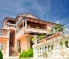 Villa Barbara, private accommodation in city Lovran, Croatia