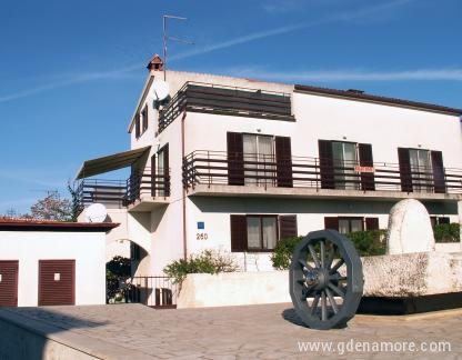 Villa Center, Magán szállás a községben Medulin, Horv&aacute;torsz&aacute;g - Vila Centar