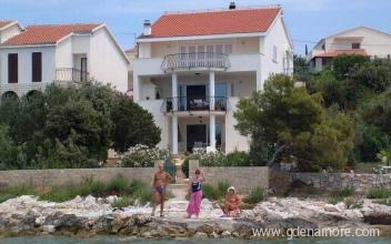 Apartment NICA, private accommodation in city Šolta, Croatia