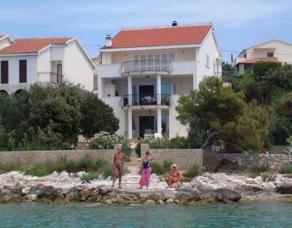 Wohnung NIKA, Privatunterkunft im Ort &Scaron;olta, Kroatien