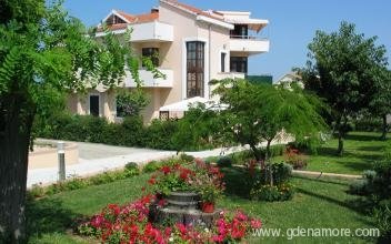 Apartments Darija, private accommodation in city Privlaka, Croatia