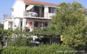 Apartments VIKTOR, private accommodation in city Rogoznica, Croatia