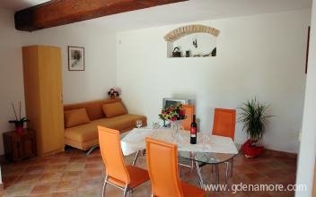 Apartments Obala Bol, private accommodation in city Bol, Croatia