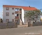 Apartments & # 34; Danica & # 34;, private accommodation in city Vir, Croatia