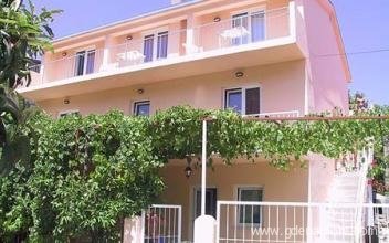 Apartments SOKO, private accommodation in city Trpanj, Croatia