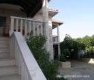 Apartments Slavka and Luka, private accommodation in city Brač Sumartin, Croatia