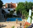 Dvor Maraca apartments, private accommodation in city Tisno, Croatia