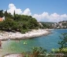 Apartmants Juretic, Trogir, Ciovo,50 m from the beach on photo, private accommodation in city Čiovo, Croatia