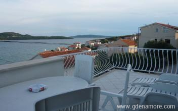 Апартаменти Гордан, частни квартири в града Seget Donji, Хърватия