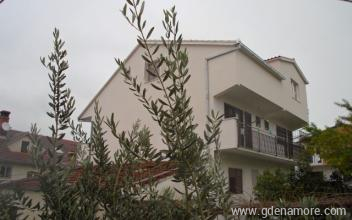 Appartement Nikola, Privatunterkunft im Ort Čiovo, Kroatien