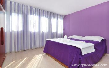 &Alpha;&Sigma;&Tau;&Epsilon;&Iota;&Omicron;, &epsilon;&nu;&omicron;&iota;&kappa;&iota;&alpha;&zeta;ό&mu;&epsilon;&nu;&alpha; &delta;&omega;&mu;ά&tau;&iota;&alpha; &sigma;&tau;&omicron; &mu;έ&rho;&omicron;&sigmaf; Split, Croatia