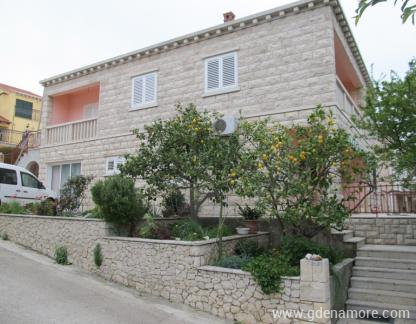 Wohnungen KATARINA, Privatunterkunft im Ort Korčula, Kroatien - Kuća