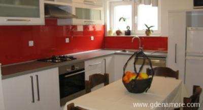 Wohnung Radic, Privatunterkunft im Ort Baška Voda, Kroatien