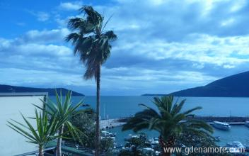 Апартаменти в Порто, частни квартири в града Herceg Novi, Черна Гора