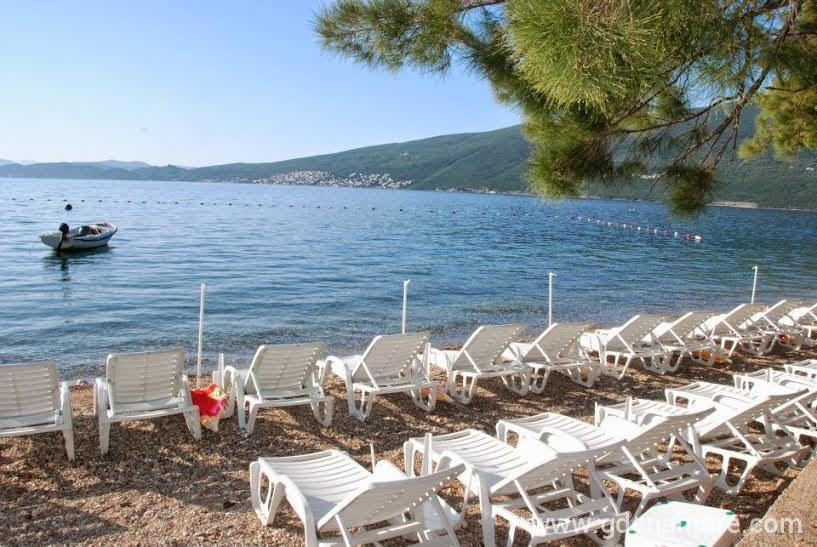 Privatan smeštaj Apartmani Dzoni u mestu Baošići, Crna Gora | Gde Na ...