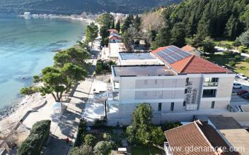 Isidora Seafront Apartments, private accommodation in city Igalo, Montenegro