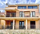 Deluxe Studio Apartment with Queen Bed "Camilla", private accommodation in city Radovići, Montenegro