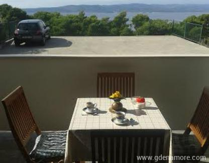 Apartmani Ursić, STUDIO 2+2, privatni sme&scaron;taj u mestu Brela, Hrvatska - Studio 2+2 terasa