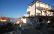 Apartman Masa i tri medveda &sigma;&epsilon; Kuca Milan Souc, &epsilon;&nu;&omicron;&iota;&kappa;&iota;&alpha;&zeta;ό&mu;&epsilon;&nu;&alpha; &delta;&omega;&mu;ά&tau;&iota;&alpha; &sigma;&tau;&omicron; &mu;έ&rho;&omicron;&sigmaf; Kra&scaron;ići, Montenegro