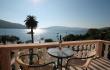 Apartman na moru A-2 u Wohnungen Tre Sorelle, Privatunterkunft im Ort Kumbor, Montenegro