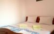 Trokrevetni apartman u Apartments S - Seferovic, privatni sme&scaron;taj u mestu Dobre Vode, Crna Gora