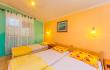 Apartman sa balkonom/4 tu Appartamenti Lilic, alloggi privati a Donji Stoj, Montenegro