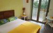 Studio Apartman Mimoza u Wohnungen "AMFORA", Privatunterkunft im Ort Djenović, Montenegro