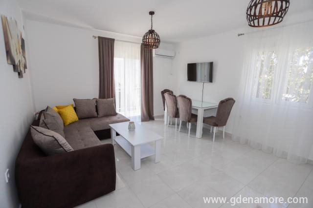 Apartman 2 i Leilighet Mimoza Baošići, privat innkvartering i sted Baošići, Montenegro