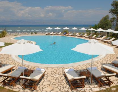 Chismos luxuries suites and studios, logement priv&eacute; &agrave; Corfu, Gr&egrave;ce - swimming pool