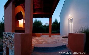 Wohnung Daniela, Privatunterkunft im Ort Sutivan, Kroatien