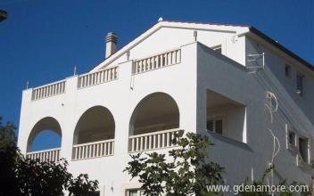 WOHNUNGEN OLIVEN, Privatunterkunft im Ort Rogoznica, Kroatien