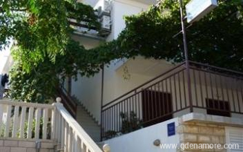 Appartements Ivanović, Privatunterkunft im Ort Hvar, Kroatien