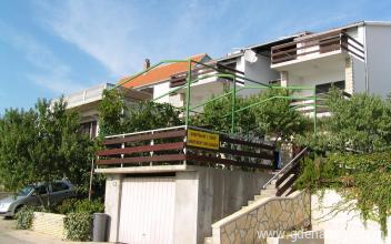 Appartamenti JELEKOVAC, alloggi privati a Sv. Filip i Jakov, Croazia