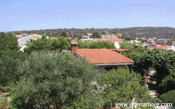 Ticinovic-Haus, Privatunterkunft im Ort Marina, Kroatien